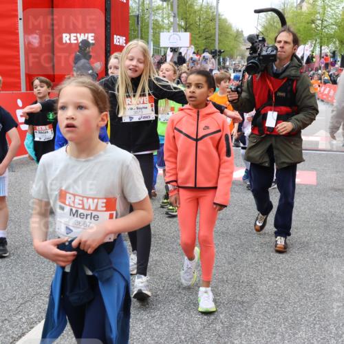 25.04.2026 - Das Zehntel Strokosch-Dieckow http://msf.ph/oto/9579911 25.04.2026 08:55:06 Ziel 1263, 1407, 1431, 1438, 1653, 1872, 1997, 2506, 2519, 2978, 3537, 3573, 3589, 3595, 3973, 3990, 4003, 1263, 1407, 1431, 1438, 1653, 1872, 1997, 2506, 2519, 2978, 3537, 3573, 3589, 3595, 3973, 3990, 4003 meine-sportfotos.de