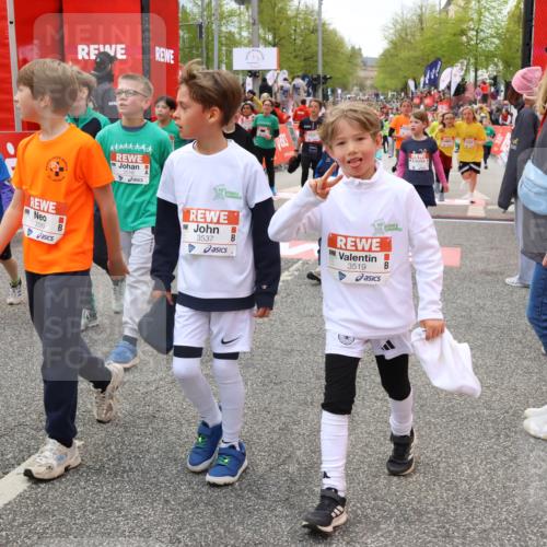 25.04.2026 - Das Zehntel Strokosch-Dieckow http://msf.ph/oto/9579917 25.04.2026 08:55:09 Ziel 1104, 1263, 1431, 1438, 1787, 1872, 1997, 2506, 2519, 2520, 2776, 2791, 2814, 2978, 3537, 3589, 3594, 3595, 3614, 3630, 3973, 4003, 1104, 1263, 1431, 1438, 1787, 1872, 1997, 2506, 2519, 2520, 2776, 2791, 2814, 2978, 3537, 3589, 3594, 3595, 3614, 3630, 3973, 4003 meine-sportfotos.de