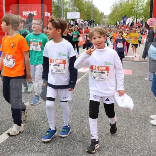 25.04.2026 - Das Zehntel Strokosch-Dieckow http://msf.ph/oto/9579920 25.04.2026 08:55:09 Ziel 1104, 1263, 1431, 1438, 1787, 1872, 1997, 2506, 2519, 2520, 2776, 2791, 2814, 2978, 3537, 3589, 3594, 3595, 3614, 3630, 3973, 4003, 1104, 1263, 1431, 1438, 1787, 1872, 1997, 2506, 2519, 2520, 2776, 2791, 2814, 2978, 3537, 3589, 3594, 3595, 3614, 3630, 3973, 4003 meine-sportfotos.de