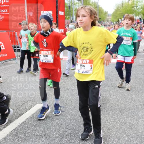 25.04.2026 - Das Zehntel Strokosch-Dieckow http://msf.ph/oto/9579956 25.04.2026 08:55:20 Ziel 1201, 1301, 1436, 1506, 1644, 1760, 1922, 1985, 2045, 2049, 2072, 2249, 2264, 2298, 2475, 2505, 2738, 2764, 2859, 2977, 3131, 3146, 3267, 3532, 3592, 3759, 3853, 3916, 3986, 1201, 1301, 1436, 1506, 1644, 1760, 1922, 1985, 2045, 2049, 2072, 2249, 2264, 2298, 2475, 2505, 2738, 2764, 2859, 2977, 3131, 3146, 3267, 3532, 3592, 3759, 3853, 3916, 3986 meine-sportfotos.de