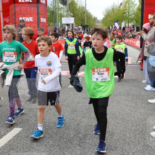 25.04.2026 - Das Zehntel Strokosch-Dieckow http://msf.ph/oto/9579991 25.04.2026 08:55:28 Ziel 1346, 1655, 1868, 1874, 1922, 2049, 2072, 2249, 2269, 2286, 2510, 2591, 2641, 2649, 2654, 2883, 2977, 3074, 3089, 3102, 3146, 3173, 3201, 3258, 3593, 1346, 1655, 1868, 1874, 1922, 2049, 2072, 2249, 2269, 2286, 2510, 2591, 2641, 2649, 2654, 2883, 2977, 3074, 3089, 3102, 3146, 3173, 3201, 3258, 3593 meine-sportfotos.de