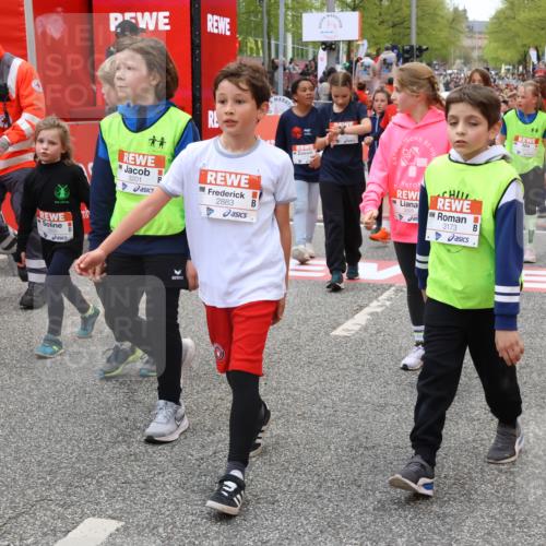 25.04.2026 - Das Zehntel Strokosch-Dieckow http://msf.ph/oto/9580003 25.04.2026 08:55:31 Ziel 1655, 1868, 1874, 2211, 2251, 2269, 2286, 2591, 2639, 2641, 2654, 2883, 3074, 3089, 3173, 3201, 3258, 3593, 1655, 1868, 1874, 2211, 2251, 2269, 2286, 2591, 2639, 2641, 2654, 2883, 3074, 3089, 3173, 3201, 3258, 3593 meine-sportfotos.de