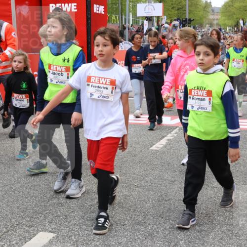 25.04.2026 - Das Zehntel Strokosch-Dieckow http://msf.ph/oto/9580005 25.04.2026 08:55:31 Ziel 1655, 1868, 1874, 2211, 2251, 2269, 2286, 2591, 2639, 2641, 2654, 2883, 3074, 3089, 3173, 3201, 3258, 3593, 1655, 1868, 1874, 2211, 2251, 2269, 2286, 2591, 2639, 2641, 2654, 2883, 3074, 3089, 3173, 3201, 3258, 3593 meine-sportfotos.de