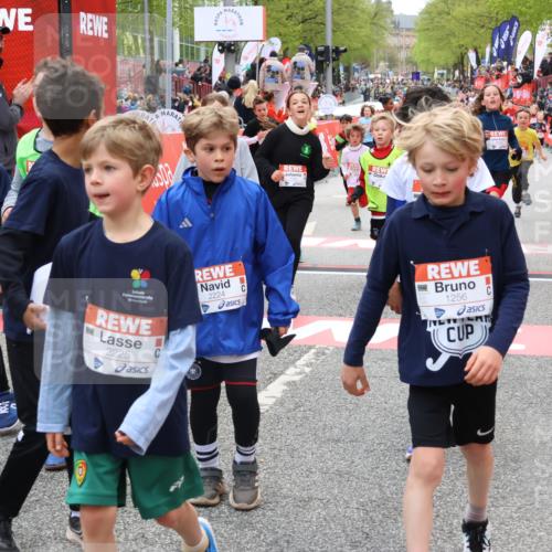 25.04.2026 - Das Zehntel Strokosch-Dieckow http://msf.ph/oto/9580027 25.04.2026 08:55:45 Ziel 1003, 1032, 1216, 1256, 1433, 1459, 1742, 1812, 2181, 2224, 2723, 2748, 2752, 2813, 2822, 2848, 3053, 3161, 3236, 3305, 3524, 4028, 4030, 1003, 1032, 1216, 1256, 1433, 1459, 1742, 1812, 2181, 2224, 2723, 2748, 2752, 2813, 2822, 2848, 3053, 3161, 3236, 3305, 3524, 4028, 4030 meine-sportfotos.de