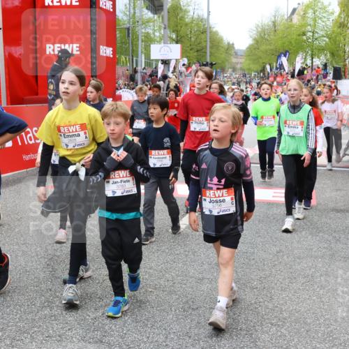 25.04.2026 - Das Zehntel Strokosch-Dieckow http://msf.ph/oto/9580052 25.04.2026 08:55:59 Ziel 1038, 1045, 1090, 1266, 1297, 1306, 1340, 1517, 1550, 1642, 1834, 1867, 2039, 2047, 2619, 2633, 2828, 3120, 3126, 3340, 3358, 3379, 3936, 1038, 1045, 1090, 1266, 1297, 1306, 1340, 1517, 1550, 1642, 1834, 1867, 2039, 2047, 2619, 2633, 2828, 3120, 3126, 3340, 3358, 3379, 3936 meine-sportfotos.de