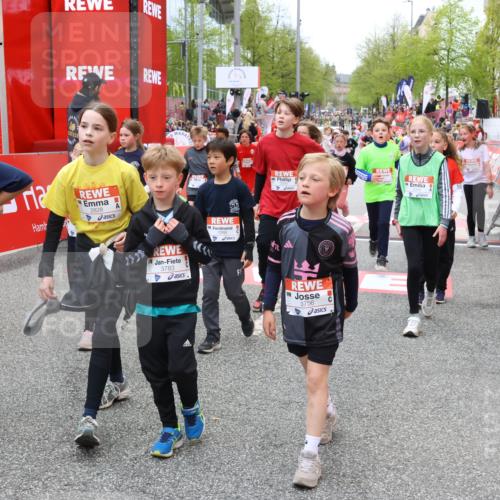 25.04.2026 - Das Zehntel Strokosch-Dieckow http://msf.ph/oto/9580054 25.04.2026 08:55:59 Ziel 1038, 1045, 1090, 1266, 1297, 1306, 1340, 1517, 1550, 1642, 1834, 1867, 2039, 2047, 2619, 2633, 2828, 3120, 3126, 3340, 3358, 3379, 3936, 1038, 1045, 1090, 1266, 1297, 1306, 1340, 1517, 1550, 1642, 1834, 1867, 2039, 2047, 2619, 2633, 2828, 3120, 3126, 3340, 3358, 3379, 3936 meine-sportfotos.de