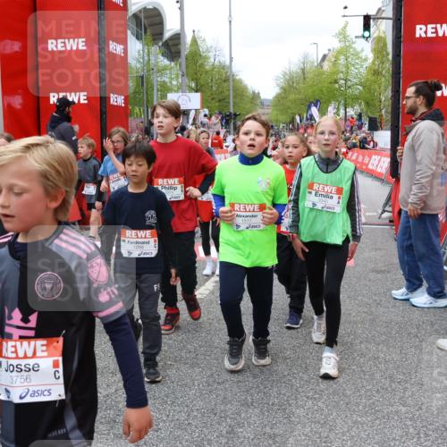 25.04.2026 - Das Zehntel Strokosch-Dieckow http://msf.ph/oto/9580058 25.04.2026 08:56:01 Ziel 1038, 1045, 1090, 1297, 1306, 1517, 1550, 1642, 1646, 1834, 2009, 2010, 2039, 2047, 2619, 2633, 3120, 3126, 3340, 3358, 3379, 3636, 3936, 4014, 1038, 1045, 1090, 1297, 1306, 1517, 1550, 1642, 1646, 1834, 2009, 2010, 2039, 2047, 2619, 2633, 3120, 3126, 3340, 3358, 3379, 3636, 3936, 4014 meine-sportfotos.de