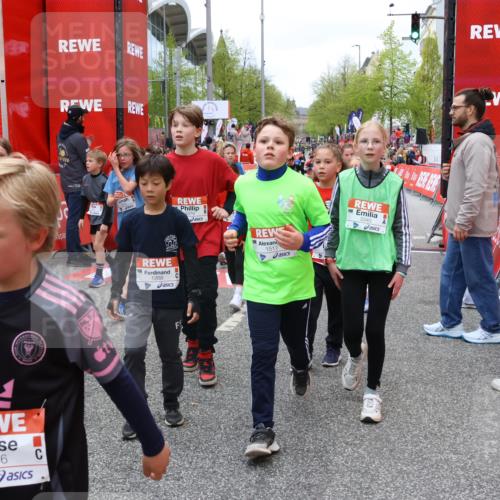 25.04.2026 - Das Zehntel Strokosch-Dieckow http://msf.ph/oto/9580062 25.04.2026 08:56:01 Ziel 1038, 1045, 1090, 1297, 1306, 1517, 1550, 1642, 1646, 1834, 2009, 2010, 2039, 2047, 2619, 2633, 3120, 3126, 3340, 3358, 3379, 3636, 3936, 4014, 1038, 1045, 1090, 1297, 1306, 1517, 1550, 1642, 1646, 1834, 2009, 2010, 2039, 2047, 2619, 2633, 3120, 3126, 3340, 3358, 3379, 3636, 3936, 4014 meine-sportfotos.de
