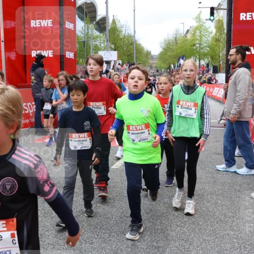 25.04.2026 - Das Zehntel Strokosch-Dieckow http://msf.ph/oto/9580064 25.04.2026 08:56:01 Ziel 1038, 1045, 1090, 1297, 1306, 1517, 1550, 1642, 1646, 1834, 2009, 2010, 2039, 2047, 2619, 2633, 3120, 3126, 3340, 3358, 3379, 3636, 3936, 4014, 1038, 1045, 1090, 1297, 1306, 1517, 1550, 1642, 1646, 1834, 2009, 2010, 2039, 2047, 2619, 2633, 3120, 3126, 3340, 3358, 3379, 3636, 3936, 4014 meine-sportfotos.de