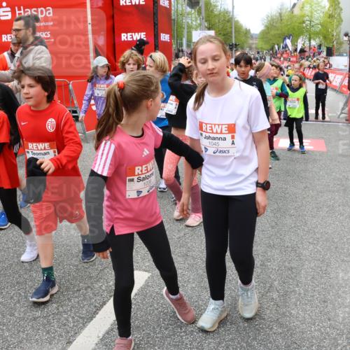 25.04.2026 - Das Zehntel Strokosch-Dieckow http://msf.ph/oto/9580084 25.04.2026 08:56:06 Ziel 1380, 1646, 1818, 2009, 2010, 2039, 2439, 2584, 2650, 2718, 3062, 3091, 3145, 3313, 3358, 3636, 3668, 3678, 3721, 3964, 4014, 1380, 1646, 1818, 2009, 2010, 2039, 2439, 2584, 2650, 2718, 3062, 3091, 3145, 3313, 3358, 3636, 3668, 3678, 3721, 3964, 4014 meine-sportfotos.de