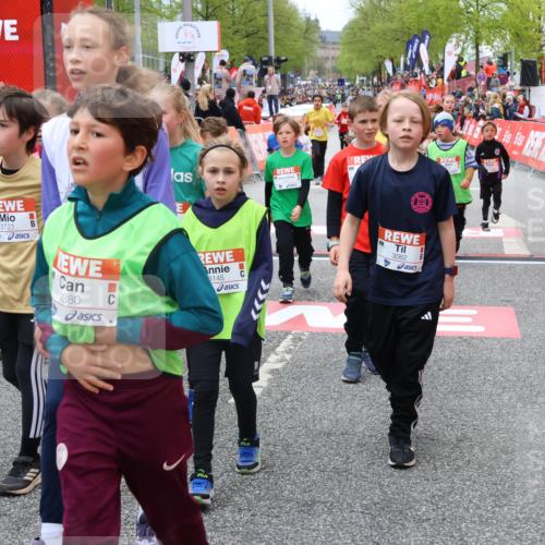 25.04.2026 - Das Zehntel Strokosch-Dieckow http://msf.ph/oto/9580098 25.04.2026 08:56:11 Ziel 1070, 1160, 1304, 1380, 1381, 1657, 1818, 2439, 2584, 2650, 2711, 2793, 3062, 3091, 3128, 3516, 3668, 3678, 3721, 3814, 3893, 3964, 1070, 1160, 1304, 1380, 1381, 1657, 1818, 2439, 2584, 2650, 2711, 2793, 3062, 3091, 3128, 3516, 3668, 3678, 3721, 3814, 3893, 3964 meine-sportfotos.de