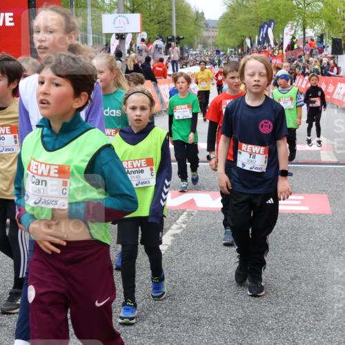 25.04.2026 - Das Zehntel Strokosch-Dieckow http://msf.ph/oto/9580103 25.04.2026 08:56:11 Ziel 1070, 1160, 1304, 1380, 1381, 1657, 1818, 2439, 2584, 2650, 2711, 2793, 3062, 3091, 3128, 3516, 3668, 3678, 3721, 3814, 3893, 3964, 1070, 1160, 1304, 1380, 1381, 1657, 1818, 2439, 2584, 2650, 2711, 2793, 3062, 3091, 3128, 3516, 3668, 3678, 3721, 3814, 3893, 3964 meine-sportfotos.de