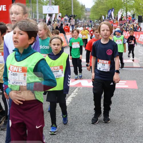 25.04.2026 - Das Zehntel Strokosch-Dieckow http://msf.ph/oto/9580107 25.04.2026 08:56:11 Ziel 1070, 1160, 1304, 1380, 1381, 1657, 1818, 2439, 2584, 2650, 2711, 2793, 3062, 3091, 3128, 3516, 3668, 3678, 3721, 3814, 3893, 3964, 1070, 1160, 1304, 1380, 1381, 1657, 1818, 2439, 2584, 2650, 2711, 2793, 3062, 3091, 3128, 3516, 3668, 3678, 3721, 3814, 3893, 3964 meine-sportfotos.de