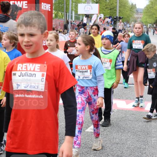 25.04.2026 - Das Zehntel Strokosch-Dieckow http://msf.ph/oto/9580139 25.04.2026 08:56:16 Ziel 1070, 1160, 1304, 1381, 1424, 1565, 1614, 1657, 1975, 2056, 2387, 2398, 2682, 2769, 2793, 3105, 3516, 3757, 3814, 3893, 4006, 1070, 1160, 1304, 1381, 1424, 1565, 1614, 1657, 1975, 2056, 2387, 2398, 2682, 2769, 2793, 3105, 3516, 3757, 3814, 3893, 4006 meine-sportfotos.de