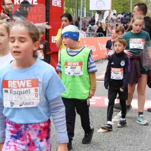 25.04.2026 - Das Zehntel Strokosch-Dieckow http://msf.ph/oto/9580157 25.04.2026 08:56:18 Ziel 1056, 1070, 1160, 1424, 1565, 1614, 1975, 2037, 2056, 2387, 2398, 2682, 2769, 3105, 3445, 3516, 3757, 3814, 3893, 4006, 1056, 1070, 1160, 1424, 1565, 1614, 1975, 2037, 2056, 2387, 2398, 2682, 2769, 3105, 3445, 3516, 3757, 3814, 3893, 4006 meine-sportfotos.de