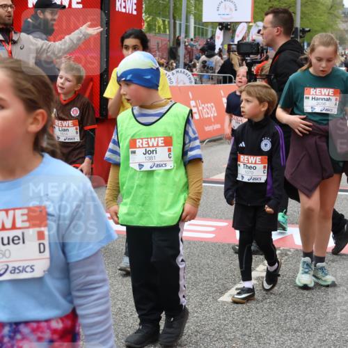 25.04.2026 - Das Zehntel Strokosch-Dieckow http://msf.ph/oto/9580168 25.04.2026 08:56:18 Ziel 1056, 1070, 1160, 1424, 1565, 1614, 1975, 2037, 2056, 2387, 2398, 2682, 2769, 3105, 3445, 3516, 3757, 3814, 3893, 4006, 1056, 1070, 1160, 1424, 1565, 1614, 1975, 2037, 2056, 2387, 2398, 2682, 2769, 3105, 3445, 3516, 3757, 3814, 3893, 4006 meine-sportfotos.de