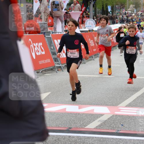 25.04.2026 - Das Zehntel Strokosch-Dieckow http://msf.ph/oto/9580289 25.04.2026 08:58:31 Ziel 1455, 1754, 1938, 1951, 1961, 2185, 2288, 2289, 2416, 2423, 2428, 2566, 2853, 3160, 3795, 3846, 4029, 1455, 1754, 1938, 1951, 1961, 2185, 2288, 2289, 2416, 2423, 2428, 2566, 2853, 3160, 3795, 3846, 4029 meine-sportfotos.de