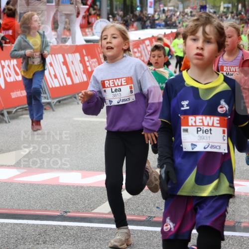 25.04.2026 - Das Zehntel Strokosch-Dieckow http://msf.ph/oto/9580382 25.04.2026 08:58:43 Ziel 1538, 1578, 1648, 1819, 1953, 1990, 2809, 2821, 2916, 3001, 3030, 3034, 3067, 3179, 3224, 3344, 3466, 3804, 3813, 3817, 3931, 1538, 1578, 1648, 1819, 1953, 1990, 2809, 2821, 2916, 3001, 3030, 3034, 3067, 3179, 3224, 3344, 3466, 3804, 3813, 3817, 3931 meine-sportfotos.de