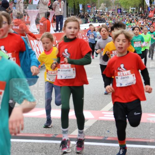 25.04.2026 - Das Zehntel Strokosch-Dieckow http://msf.ph/oto/9580452 25.04.2026 08:58:51 Ziel 1159, 1399, 1543, 1552, 1656, 2373, 2561, 2580, 2655, 2685, 2821, 2916, 2947, 2974, 3086, 3281, 3297, 3710, 3894, 1159, 1399, 1543, 1552, 1656, 2373, 2561, 2580, 2655, 2685, 2821, 2916, 2947, 2974, 3086, 3281, 3297, 3710, 3894 meine-sportfotos.de