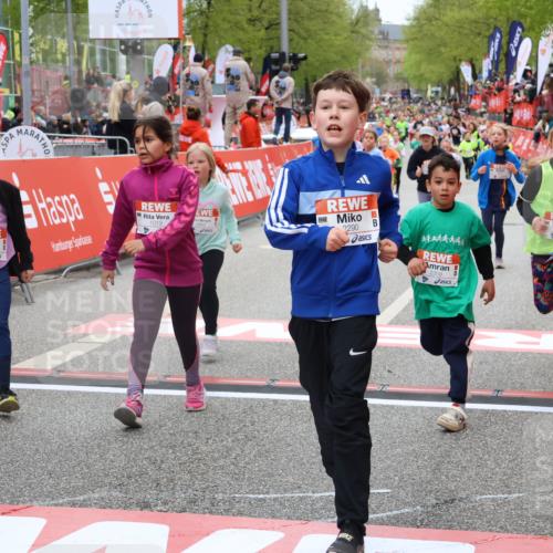 25.04.2026 - Das Zehntel Strokosch-Dieckow http://msf.ph/oto/9580588 25.04.2026 08:59:00 Ziel 1019, 1029, 1156, 1518, 1520, 1522, 1733, 1752, 2232, 2290, 2314, 2471, 2476, 3346, 3368, 3381, 3687, 3712, 3911, 3942, 1019, 1029, 1156, 1518, 1520, 1522, 1733, 1752, 2232, 2290, 2314, 2471, 2476, 3346, 3368, 3381, 3687, 3712, 3911, 3942 meine-sportfotos.de