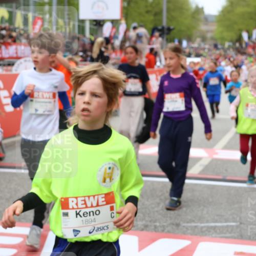 25.04.2026 - Das Zehntel Strokosch-Dieckow http://msf.ph/oto/9580707 25.04.2026 08:59:10 Ziel 1144, 1163, 1181, 1402, 1808, 1892, 1894, 2030, 2035, 2331, 2359, 2426, 2861, 2976, 2992, 3158, 3166, 3200, 3278, 3479, 3725, 1144, 1163, 1181, 1402, 1808, 1892, 1894, 2030, 2035, 2331, 2359, 2426, 2861, 2976, 2992, 3158, 3166, 3200, 3278, 3479, 3725 meine-sportfotos.de