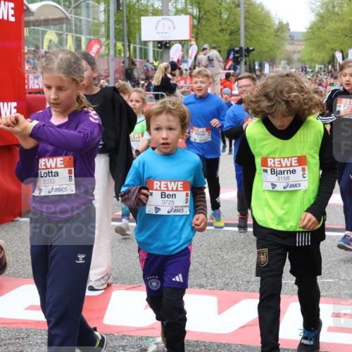 25.04.2026 - Das Zehntel Strokosch-Dieckow http://msf.ph/oto/9580732 25.04.2026 08:59:13 Ziel 1144, 1402, 1892, 1894, 1994, 2030, 2035, 2147, 2150, 2331, 2426, 2976, 3158, 3200, 3257, 3278, 3455, 3479, 3725, 3955, 1144, 1402, 1892, 1894, 1994, 2030, 2035, 2147, 2150, 2331, 2426, 2976, 3158, 3200, 3257, 3278, 3455, 3479, 3725, 3955 meine-sportfotos.de