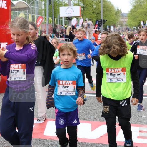 25.04.2026 - Das Zehntel Strokosch-Dieckow http://msf.ph/oto/9580740 25.04.2026 08:59:13 Ziel 1144, 1402, 1892, 1894, 1994, 2030, 2035, 2147, 2150, 2331, 2426, 2976, 3158, 3200, 3257, 3278, 3455, 3479, 3725, 3955, 1144, 1402, 1892, 1894, 1994, 2030, 2035, 2147, 2150, 2331, 2426, 2976, 3158, 3200, 3257, 3278, 3455, 3479, 3725, 3955 meine-sportfotos.de