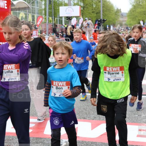 25.04.2026 - Das Zehntel Strokosch-Dieckow http://msf.ph/oto/9580748 25.04.2026 08:59:13 Ziel 1144, 1402, 1892, 1894, 1994, 2030, 2035, 2147, 2150, 2331, 2426, 2976, 3158, 3200, 3257, 3278, 3455, 3479, 3725, 3955, 1144, 1402, 1892, 1894, 1994, 2030, 2035, 2147, 2150, 2331, 2426, 2976, 3158, 3200, 3257, 3278, 3455, 3479, 3725, 3955 meine-sportfotos.de