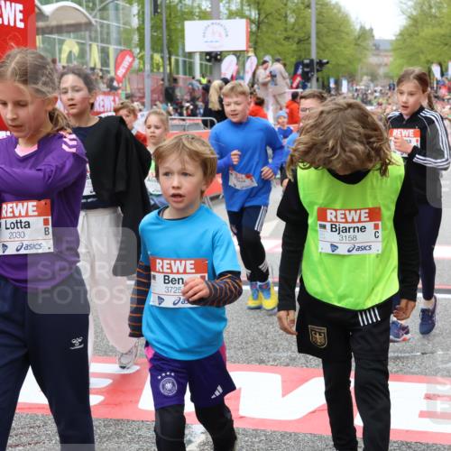 25.04.2026 - Das Zehntel Strokosch-Dieckow http://msf.ph/oto/9580751 25.04.2026 08:59:13 Ziel 1144, 1402, 1892, 1894, 1994, 2030, 2035, 2147, 2150, 2331, 2426, 2976, 3158, 3200, 3257, 3278, 3455, 3479, 3725, 3955, 1144, 1402, 1892, 1894, 1994, 2030, 2035, 2147, 2150, 2331, 2426, 2976, 3158, 3200, 3257, 3278, 3455, 3479, 3725, 3955 meine-sportfotos.de