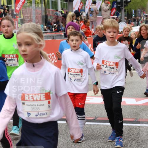 25.04.2026 - Das Zehntel Strokosch-Dieckow http://msf.ph/oto/9580770 25.04.2026 08:59:19 Ziel 1046, 1276, 1512, 1619, 1672, 1755, 1756, 1839, 1964, 1994, 2147, 2150, 2838, 2854, 2866, 2867, 3257, 3326, 3455, 3467, 3503, 3528, 3538, 3702, 3943, 3955, 3965, 1046, 1276, 1512, 1619, 1672, 1755, 1756, 1839, 1964, 1994, 2147, 2150, 2838, 2854, 2866, 2867, 3257, 3326, 3455, 3467, 3503, 3528, 3538, 3943, 3955 meine-sportfotos.de