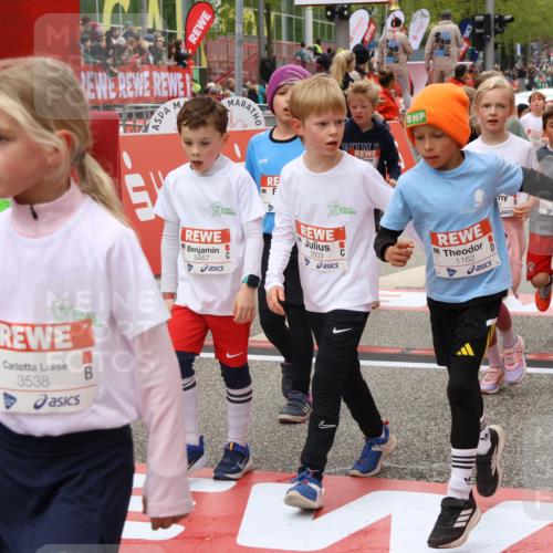 25.04.2026 - Das Zehntel Strokosch-Dieckow http://msf.ph/oto/9580793 25.04.2026 08:59:20 Ziel 1046, 1276, 1512, 1619, 1672, 1755, 1756, 1839, 1964, 2111, 2838, 2854, 2866, 2867, 3257, 3326, 3455, 3467, 3503, 3528, 3538, 3702, 3943, 3965, 1046, 1276, 1512, 1619, 1672, 1755, 1756, 1839, 1964, 2111, 2838, 2854, 2866, 2867, 3257, 3326, 3455, 3467, 3503, 3528, 3538, 3943 meine-sportfotos.de
