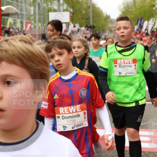 25.04.2026 - Das Zehntel Strokosch-Dieckow http://msf.ph/oto/9580859 25.04.2026 08:59:25 Ziel 1046, 1162, 1276, 1404, 1512, 1600, 1601, 1605, 1619, 1672, 1756, 1966, 1970, 2007, 2027, 2093, 2111, 2330, 2345, 2447, 2714, 2854, 2856, 2866, 2867, 3143, 3157, 3326, 3355, 3361, 3486, 3507, 3528, 3565, 3702, 3752, 3900, 3918, 3928, 3965, 1046, 1162, 1276, 1404, 1512, 1600, 1601, 1605, 1619, 1672, 1756, 1966, 1970, 2007, 2027, 2093, 2111, 2330, 2345, 2447, 2714, 2854, 2856, 2866, 2867, 3143, 3157, 3326, 3355, 3361, 3486, 3507, 3528, 3565 meine-sportfotos.de