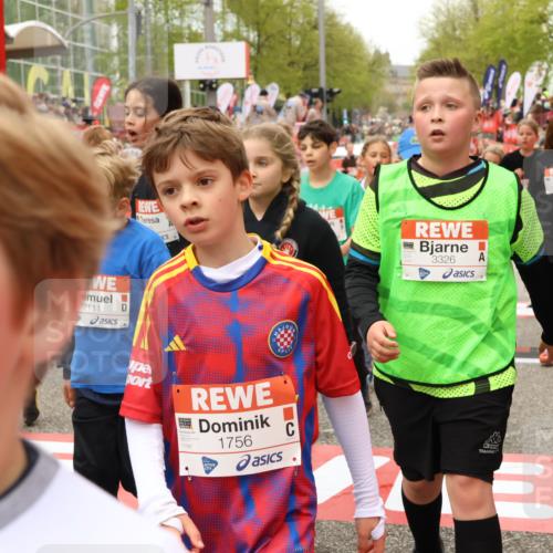25.04.2026 - Das Zehntel Strokosch-Dieckow http://msf.ph/oto/9580867 25.04.2026 08:59:25 Ziel 1046, 1162, 1276, 1404, 1512, 1600, 1601, 1605, 1619, 1672, 1756, 1966, 1970, 2007, 2027, 2093, 2111, 2330, 2345, 2447, 2714, 2854, 2856, 2866, 2867, 3143, 3157, 3326, 3355, 3361, 3486, 3507, 3528, 3565, 3702, 3752, 3900, 3918, 3928, 3965, 1046, 1162, 1276, 1404, 1512, 1600, 1601, 1605, 1619, 1672, 1756, 1966, 1970, 2007, 2027, 2093, 2111, 2330, 2345, 2447, 2714, 2854, 2856, 2866, 2867, 3143, 3157, 3326, 3355, 3361, 3486, 3507, 3528, 3565 meine-sportfotos.de