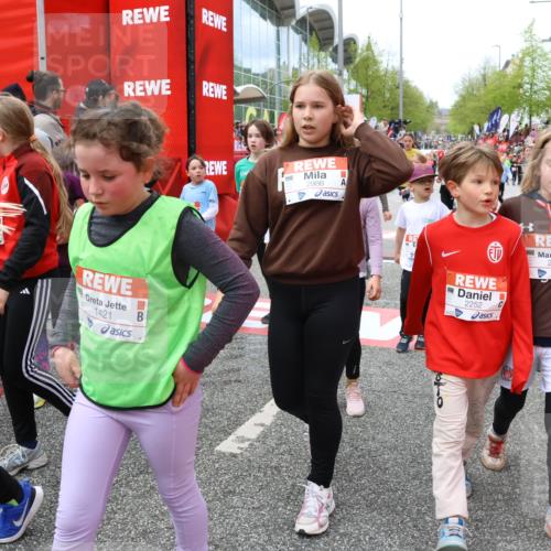 25.04.2026 - Das Zehntel Strokosch-Dieckow http://msf.ph/oto/9580982 25.04.2026 08:59:39 Ziel 1096, 1158, 1177, 1409, 1421, 1475, 1544, 1940, 2022, 2252, 2255, 2419, 2441, 2465, 2488, 2582, 2771, 2915, 2955, 2986, 3084, 3095, 3376, 3378, 3403, 3412, 3422, 3438, 3443, 4066, 1096, 1158, 1177, 1409, 1421, 1475, 1544, 1940, 2022, 2252, 2255, 2419, 2441, 2465, 2488, 2582, 2771, 2915, 2955, 2986, 3084, 3095, 3376, 3378, 3403, 3412, 3422, 3438, 3443, 4066 meine-sportfotos.de