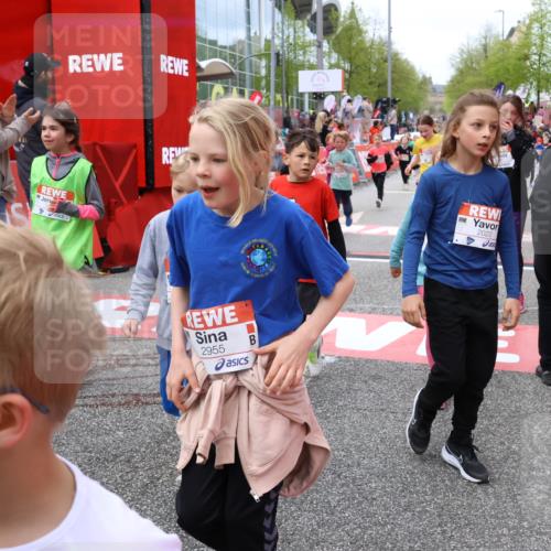 25.04.2026 - Das Zehntel Strokosch-Dieckow http://msf.ph/oto/9581029 25.04.2026 08:59:42 Ziel 1158, 1409, 1475, 1494, 1940, 2022, 2465, 2488, 2582, 2771, 2803, 2830, 2915, 2955, 3095, 3350, 3357, 3378, 3383, 3438, 3443, 3800, 4066, 1158, 1409, 1475, 1494, 1940, 2022, 2465, 2488, 2582, 2771, 2803, 2830, 2915, 2955, 3095, 3350, 3357, 3378, 3383, 3438, 3443, 3800, 4066 meine-sportfotos.de