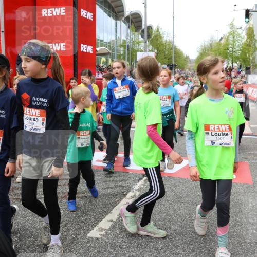25.04.2026 - Das Zehntel Strokosch-Dieckow http://msf.ph/oto/9581124 25.04.2026 08:59:51 Ziel 1071, 1361, 1422, 1487, 1507, 1508, 1660, 1694, 1845, 1849, 1908, 1995, 2333, 2349, 2433, 2445, 2467, 2498, 2539, 2744, 2775, 2952, 2961, 3404, 3418, 3427, 3492, 3748, 3751, 3768, 3856, 3897, 3913, 1071, 1361, 1422, 1487, 1507, 1508, 1660, 1694, 1845, 1849, 1908, 1995, 2333, 2349, 2433, 2445, 2467, 2498, 2539, 2744, 2775, 2952, 2961, 3404, 3418, 3427, 3492, 3748, 3751, 3768, 3856, 3897, 3913 meine-sportfotos.de