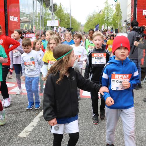 25.04.2026 - Das Zehntel Strokosch-Dieckow http://msf.ph/oto/9581143 25.04.2026 08:59:54 Ziel 1071, 1251, 1361, 1487, 1547, 1549, 1660, 1829, 1908, 1995, 2041, 2333, 2433, 2445, 2467, 2509, 2511, 2539, 2744, 2775, 2792, 2952, 2961, 3174, 3208, 3404, 3418, 3427, 3492, 3679, 3717, 3748, 3751, 3768, 3897, 1071, 1251, 1361, 1487, 1547, 1549, 1660, 1829, 1908, 1995, 2041, 2333, 2433, 2445, 2467, 2509, 2511, 2539, 2744, 2775, 2792, 2952, 2961, 3174, 3208, 3404, 3418, 3427, 3492, 3679, 3717, 3748, 3751, 3768, 3897 meine-sportfotos.de