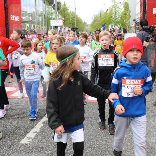25.04.2026 - Das Zehntel Strokosch-Dieckow http://msf.ph/oto/9581148 25.04.2026 08:59:55 Ziel 1071, 1251, 1361, 1377, 1487, 1547, 1549, 1660, 1829, 1908, 1995, 2041, 2347, 2433, 2445, 2467, 2509, 2511, 2539, 2721, 2744, 2750, 2792, 2952, 2961, 3174, 3208, 3404, 3418, 3427, 3492, 3679, 3717, 3748, 3768, 3897, 1071, 1251, 1361, 1377, 1487, 1547, 1549, 1660, 1829, 1908, 1995, 2041, 2347, 2433, 2445, 2467, 2509, 2511, 2539, 2721, 2744, 2750, 2792, 2952, 2961, 3174, 3208, 3404, 3418, 3427, 3492, 3679, 3717, 3748, 3768, 3897 meine-sportfotos.de
