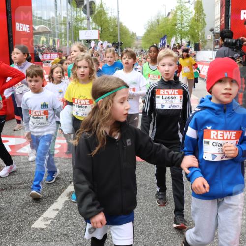 25.04.2026 - Das Zehntel Strokosch-Dieckow http://msf.ph/oto/9581158 25.04.2026 08:59:55 Ziel 1071, 1251, 1361, 1377, 1487, 1547, 1549, 1660, 1829, 1908, 1995, 2041, 2347, 2433, 2445, 2467, 2509, 2511, 2539, 2721, 2744, 2750, 2792, 2952, 2961, 3174, 3208, 3404, 3418, 3427, 3492, 3679, 3717, 3748, 3768, 3897, 1071, 1251, 1361, 1377, 1487, 1547, 1549, 1660, 1829, 1908, 1995, 2041, 2347, 2433, 2445, 2467, 2509, 2511, 2539, 2721, 2744, 2750, 2792, 2952, 2961, 3174, 3208, 3404, 3418, 3427, 3492, 3679, 3717, 3748, 3768, 3897 meine-sportfotos.de