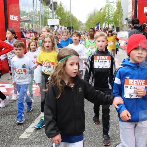 25.04.2026 - Das Zehntel Strokosch-Dieckow http://msf.ph/oto/9581163 25.04.2026 08:59:55 Ziel 1071, 1251, 1361, 1377, 1487, 1547, 1549, 1660, 1829, 1908, 1995, 2041, 2347, 2433, 2445, 2467, 2509, 2511, 2539, 2721, 2744, 2750, 2792, 2952, 2961, 3174, 3208, 3404, 3418, 3427, 3492, 3679, 3717, 3748, 3768, 3897, 1071, 1251, 1361, 1377, 1487, 1547, 1549, 1660, 1829, 1908, 1995, 2041, 2347, 2433, 2445, 2467, 2509, 2511, 2539, 2721, 2744, 2750, 2792, 2952, 2961, 3174, 3208, 3404, 3418, 3427, 3492, 3679, 3717, 3748, 3768, 3897 meine-sportfotos.de