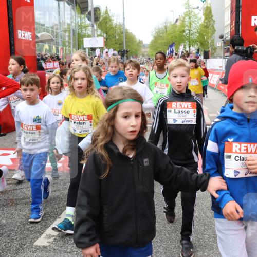 25.04.2026 - Das Zehntel Strokosch-Dieckow http://msf.ph/oto/9581167 25.04.2026 08:59:55 Ziel 1071, 1251, 1361, 1377, 1487, 1547, 1549, 1660, 1829, 1908, 1995, 2041, 2347, 2433, 2445, 2467, 2509, 2511, 2539, 2721, 2744, 2750, 2792, 2952, 2961, 3174, 3208, 3404, 3418, 3427, 3492, 3679, 3717, 3748, 3768, 3897, 1071, 1251, 1361, 1377, 1487, 1547, 1549, 1660, 1829, 1908, 1995, 2041, 2347, 2433, 2445, 2467, 2509, 2511, 2539, 2721, 2744, 2750, 2792, 2952, 2961, 3174, 3208, 3404, 3418, 3427, 3492, 3679, 3717, 3748, 3768, 3897 meine-sportfotos.de