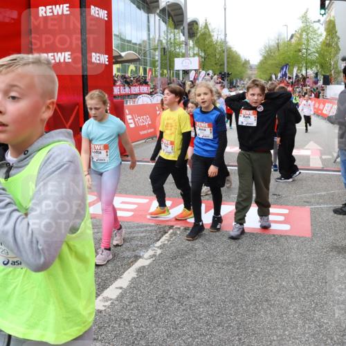 25.04.2026 - Das Zehntel Strokosch-Dieckow http://msf.ph/oto/9581253 25.04.2026 09:00:05 Ziel 1129, 1142, 1457, 1467, 1597, 1948, 1955, 1992, 2012, 2099, 2507, 2617, 2652, 2683, 2823, 3108, 3113, 3622, 3693, 3713, 3720, 1129, 1142, 1457, 1467, 1597, 1948, 1955, 1992, 2012, 2099, 2507, 2617, 2652, 2683, 2823, 3108, 3113, 3622, 3693, 3713, 3720 meine-sportfotos.de
