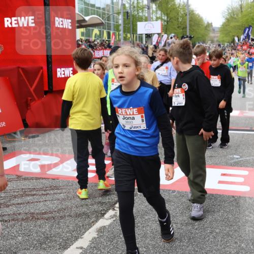 25.04.2026 - Das Zehntel Strokosch-Dieckow http://msf.ph/oto/9581268 25.04.2026 09:00:06 Ziel 1142, 1423, 1467, 1948, 1955, 1992, 2012, 2099, 2507, 2617, 2652, 2683, 2823, 3108, 3113, 3245, 3622, 3693, 3713, 3720, 1142, 1423, 1467, 1948, 1955, 1992, 2012, 2099, 2507, 2617, 2652, 2683, 2823, 3108, 3113, 3245, 3622, 3693, 3713, 3720 meine-sportfotos.de