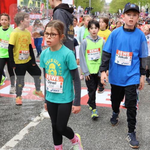 25.04.2026 - Das Zehntel Strokosch-Dieckow http://msf.ph/oto/9581320 25.04.2026 09:00:16 Ziel 1039, 1066, 1074, 1091, 1093, 1505, 1510, 1513, 1586, 1596, 1778, 1802, 2048, 2132, 2136, 2151, 2622, 2717, 2732, 2844, 3115, 3207, 3351, 3476, 3508, 3523, 3626, 3839, 3841, 3948, 1039, 1066, 1074, 1091, 1093, 1505, 1510, 1513, 1586, 1596, 1778, 1802, 2048, 2132, 2136, 2151, 2622, 2717, 2732, 2844, 3115, 3207, 3351, 3476, 3508, 3523, 3626, 3839, 3841, 3948 meine-sportfotos.de