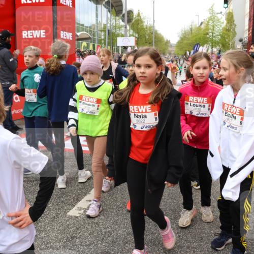 25.04.2026 - Das Zehntel Strokosch-Dieckow http://msf.ph/oto/9581338 25.04.2026 09:00:23 Ziel 1039, 1051, 1067, 1083, 1278, 1283, 1291, 1332, 1334, 1382, 1586, 1596, 1612, 2383, 2437, 2635, 2982, 3092, 3098, 3191, 3207, 3343, 3391, 3476, 3571, 3927, 3937, 1039, 1051, 1067, 1083, 1278, 1283, 1291, 1332, 1334, 1382, 1586, 1596, 1612, 2383, 2437, 2635, 2982, 3092, 3098, 3191, 3207, 3343, 3391, 3476, 3571, 3927, 3937 meine-sportfotos.de