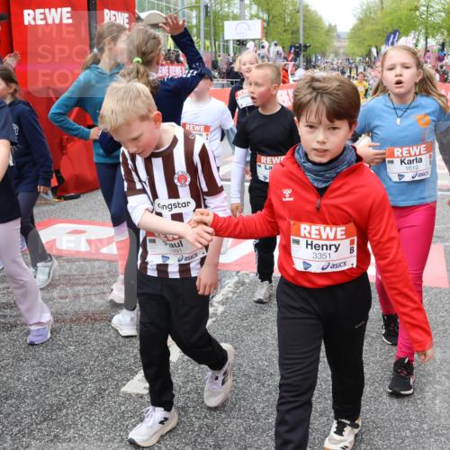 25.04.2026 - Das Zehntel Strokosch-Dieckow http://msf.ph/oto/9581376 25.04.2026 09:00:26 Ziel 1051, 1067, 1083, 1278, 1283, 1291, 1332, 1334, 1382, 1458, 1612, 2383, 2437, 2585, 2592, 2982, 3092, 3098, 3343, 3391, 3571, 3937, 1051, 1067, 1083, 1278, 1283, 1291, 1332, 1334, 1382, 1458, 1612, 2383, 2437, 2585, 2592, 2982, 3092, 3098, 3343, 3391, 3571, 3937 meine-sportfotos.de