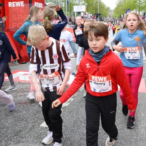 25.04.2026 - Das Zehntel Strokosch-Dieckow http://msf.ph/oto/9581386 25.04.2026 09:00:26 Ziel 1051, 1067, 1083, 1278, 1283, 1291, 1332, 1334, 1382, 1458, 1612, 2383, 2437, 2585, 2592, 2982, 3092, 3098, 3343, 3391, 3571, 3937, 1051, 1067, 1083, 1278, 1283, 1291, 1332, 1334, 1382, 1458, 1612, 2383, 2437, 2585, 2592, 2982, 3092, 3098, 3343, 3391, 3571, 3937 meine-sportfotos.de