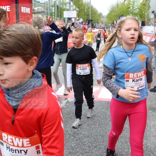 25.04.2026 - Das Zehntel Strokosch-Dieckow http://msf.ph/oto/9581415 25.04.2026 09:00:27 Ziel 1051, 1067, 1083, 1278, 1283, 1291, 1332, 1382, 1458, 1463, 1595, 1612, 2059, 2383, 2437, 2585, 2592, 2982, 3092, 3343, 3391, 3571, 3937, 3989, 1051, 1067, 1083, 1278, 1283, 1291, 1332, 1382, 1458, 1463, 1595, 1612, 2059, 2383, 2437, 2585, 2592, 2982, 3092, 3343, 3391, 3571, 3937, 3989 meine-sportfotos.de