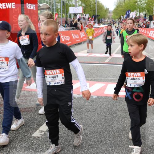 25.04.2026 - Das Zehntel Strokosch-Dieckow http://msf.ph/oto/9581470 25.04.2026 09:00:28 Ziel 1051, 1067, 1083, 1283, 1291, 1458, 1463, 1595, 2059, 2383, 2585, 2592, 3343, 3571, 3937, 3989, 1051, 1067, 1083, 1283, 1291, 1458, 1463, 1595, 2059, 2383, 2585, 2592, 3343, 3571, 3937, 3989 meine-sportfotos.de