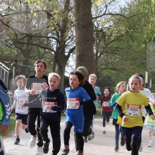 25.04.2026 - Das Zehntel Zöllner http://msf.ph/oto/9581493 25.04.2026 08:38:41 Laufen 3328, 3672, 2263, 1587 meine-sportfotos.de